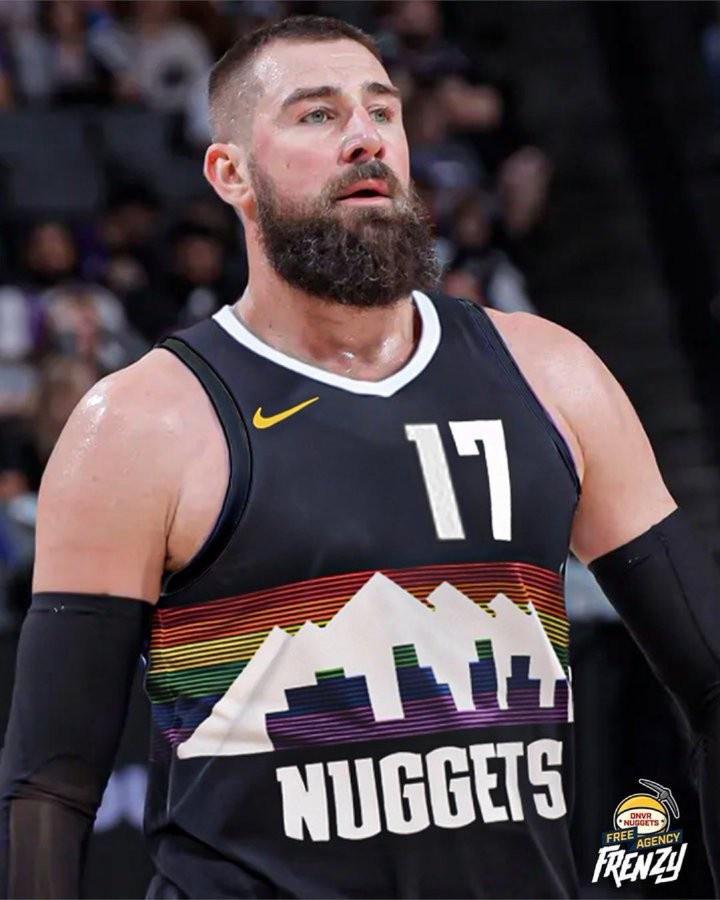 半岛体育官网-Stein：掘金乐观能留住瓦兰 他们在幕后发出信号不会解除合同