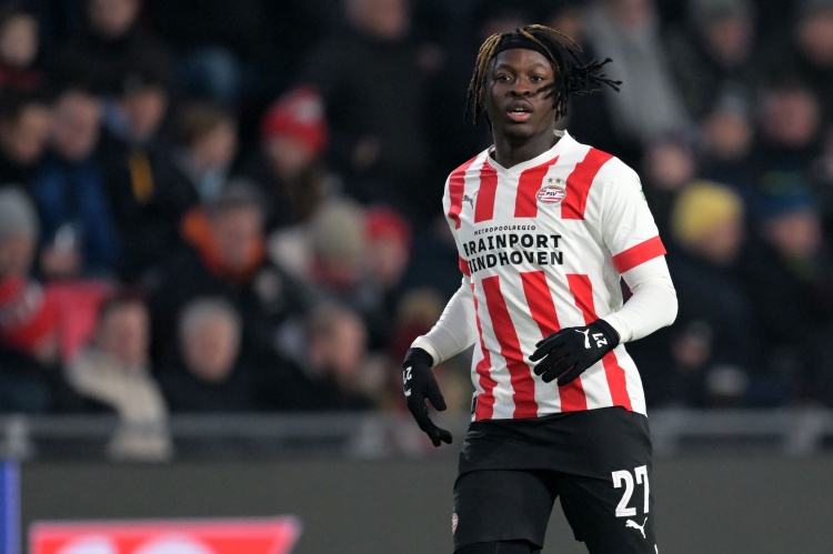 记者：巴卡约科与莱比锡达成全面口头协议，勒沃库森已退出竞争