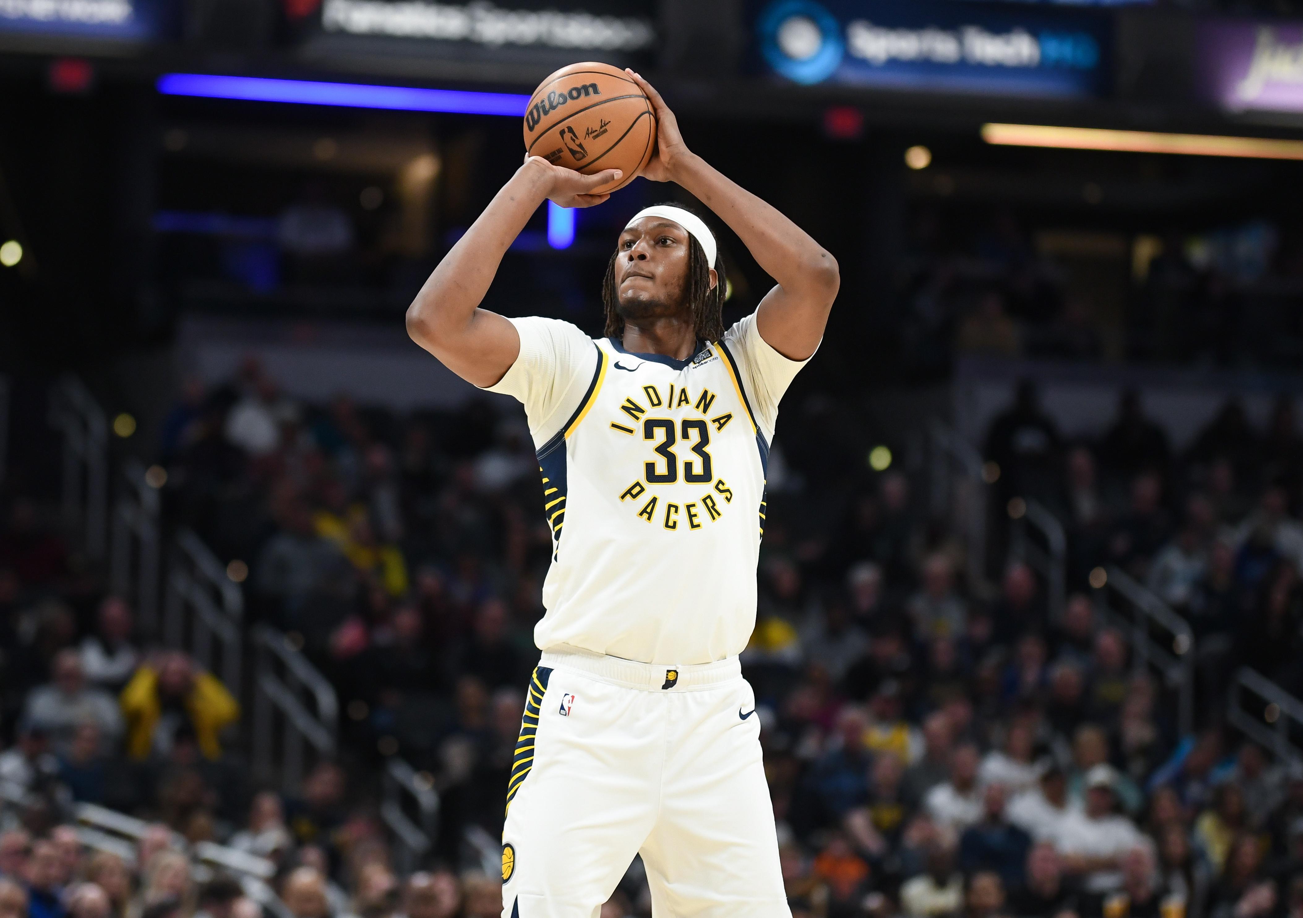 半岛体育注册网址-雄鹿总经理：特纳是很出色的空间型大个子 他的护筐能力也是顶级