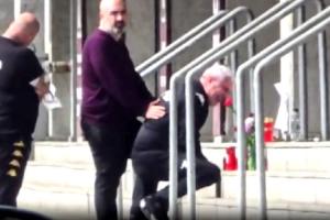 半岛体育-白发人送黑发人！布彭扎恩师跪地痛哭，情绪崩溃无法参加发布会